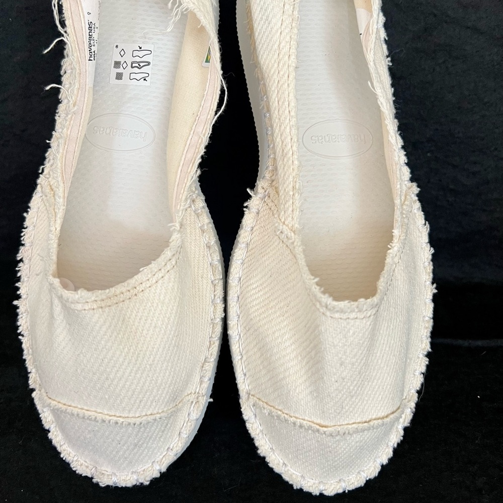 Havaianas Beige Corduroy slip ons